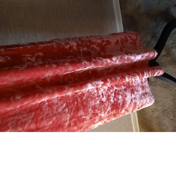 FOREVER 21 - PINK VELVET NIGHT SHIRT - SIZE LARGE - Picture 4 of 6